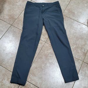 Men's Lululemon activewear pants, golf pants, Sz MEDIUM